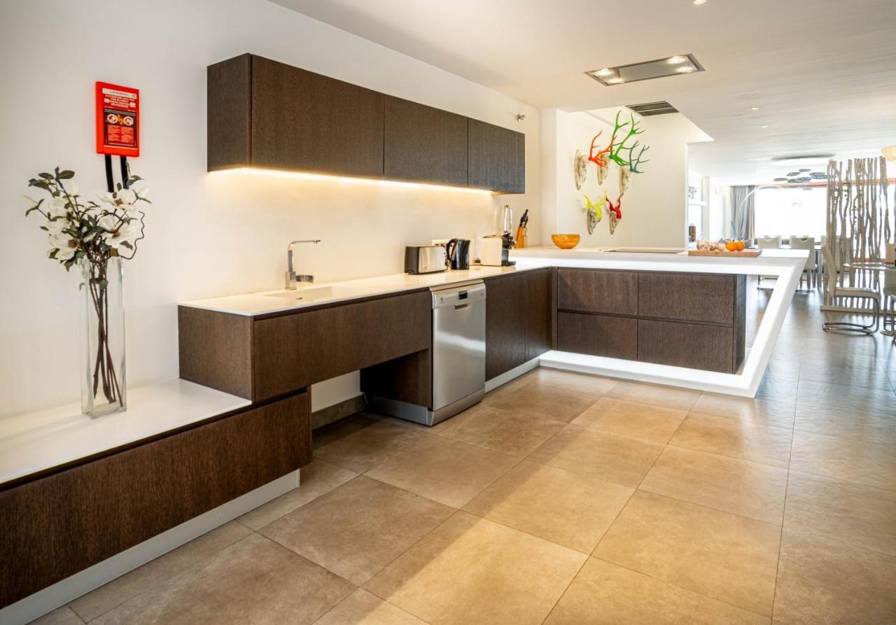 GRAND TERRACE APARTMENT in Puerto de Alcudia Exterior foto